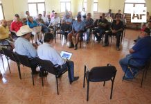 Productores de mango en Manzanillo escuchan alternativas de financiamiento para capacitación de agua