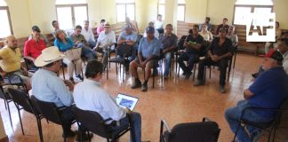 Productores de mango en Manzanillo escuchan alternativas de financiamiento para capacitación de agua