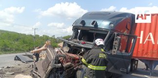 UEPC Colima y CRUM atendieron accidente de tráiler en la autopista Colima–Tecomán a la altura de Las Golondrinas