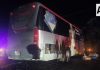 Cuerpos de emergencia atienden a lesionados tras accidente de autobús en carretera Armería-Manzanillo; no reportan personas graves