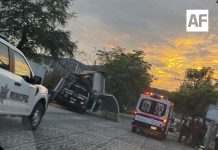 Reportan percance vial de Patrulla de policía municipal en Valle de Las Garzas, Manzanillo