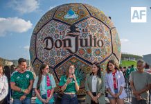 Presentan en Guadalajara balón monumental inspirado en el arte Wixárika rumbo al Mundial 2026