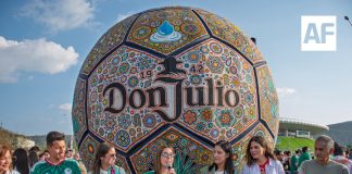 Presentan en Guadalajara balón monumental inspirado en el arte Wixárika rumbo al Mundial 2026