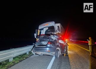Mueren dos personas tras choque entre automóvil y vehículo pesado en San Juan de los Lagos