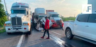 Accidente vehicular en autopista afecta circulación vial en dirección a Manzanillo; atienden UEPC Colima y CRUM a personas lesionadas