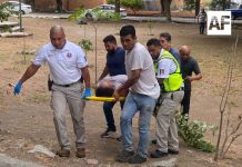 Brinda atención CRUM a adulta mayor lesionada por caída de puente peatonal en Lomas de Circunvalación