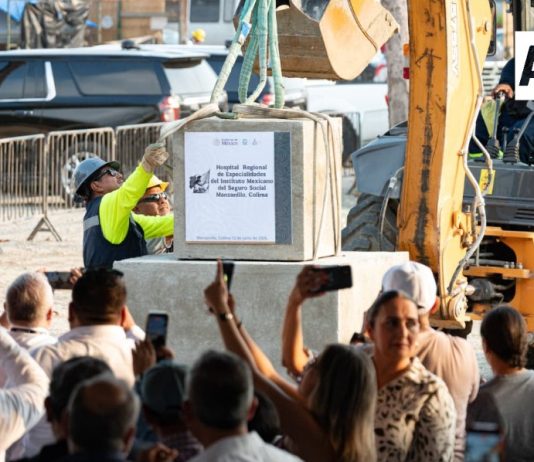 Indira Vizcaíno y Claudia Sheinbaum colocaron la primera piedra del Hospital Regional de Especialidades del IMSS Manzanillo