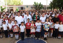 Gobierno de Indira Vizcaíno entrega ColiBecas Mochilas, Útiles y Uniformes a 176 estudiantes de Pueblo Juárez