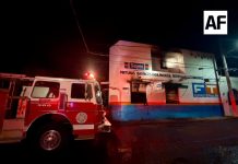 Controlan incendio en ferretería de Comala; no se reportan lesionados