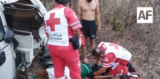 Volcadura de mototaxi en carretera a Camotlán deja un lesionado en Manzanillo