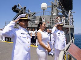 Indira Vizcaíno presidió la ceremonia del Día de la Marina en Manzanillo