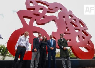 Gobernador de Jalisco inauguró escultura ”Las Bicicletas”en Zapopan