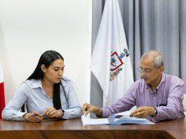 Indira Vizcaíno firma donación del terreno donde se construye CRIT Colima