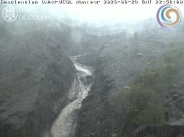 Registran lahares en barrancas del Volcán de Colima; llaman a no ingresar a los cauces