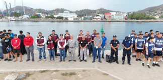 Conagua se suma a la limpieza de playa Las Brisas en Colima