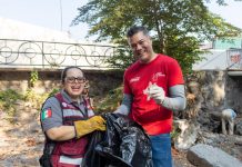 Embotelladora de Colima participa en Limpieza de Ecoparque Manrique