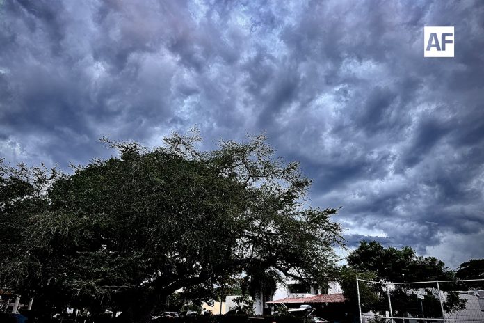 nublado-colima