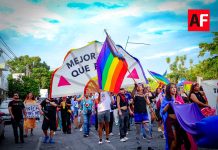 Marcha del Orgullo llena de color las calles de Colima