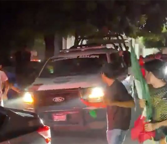 Ayuntamiento de Apatzingán suspende a policía involucrado en hechos ocurridos durante festejos por triunfo de México