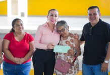 Entrega Tey 37 visas americanas en Tecomán como parte del programa «Reuniendo familias»