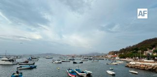 Cierran puerto de Manzanillo a la navegación de embarcaciones menores por mal tiempo