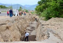 Tey supervisa reparación del colector pluvial en carretera VdeA-Minatitlán