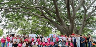 Encabezan Tey y Vidalia reforestación en Libramiento Gob. Griselda Álvarez