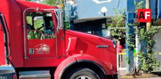 Muere policía municipal tras choque entre motocicleta y tráiler en Armería
