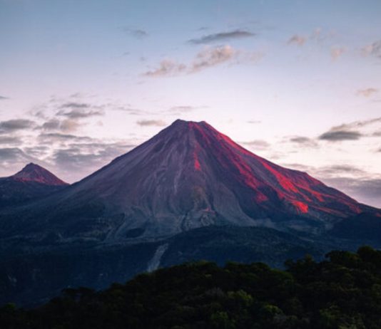 Volcán de Colima sigue estable y con riesgo bajo para la población: UEPC