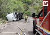 Vuelca pipa cargada con gasolina y provoca cierre total de la carretera federal 70 en Atenguillo