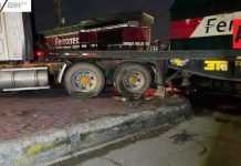 Choque de tren y tráiler deja cuantiosos daños materiales en cruce ferroviario Tapeixtles, Manzanillo
