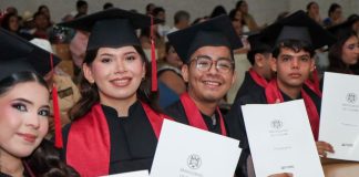 Egresa generación 2023-26 del Bachillerato 20, en Tecomán, lista para enfrentar nuevos retos