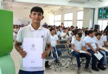 Entrega UdeC nuevas generaciones de bachilleres en Armería