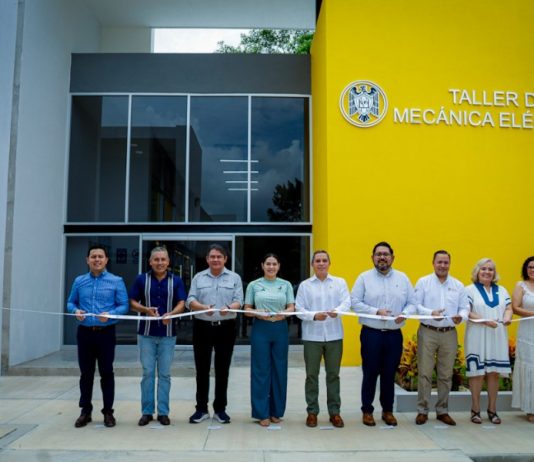 Entregan tercera etapa de un proyecto de más de 40 millones, en el Bachillerato 11 de Minatitlán