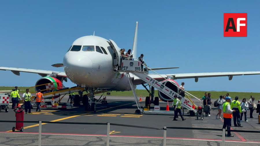 Inauguran 1er vuelo Vivaerobus aeropuerto de Manzanillo-CDMX AIFA14
