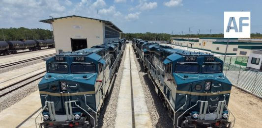 Llegan las primeras 12 locomotoras del Tren Maya de carga; prevén inaugurar el sistema en 2027