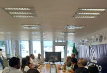 Estudiantes de Mercadotecnia entregan 18 proyectos a empresarios y empresarias de CANACO Colima