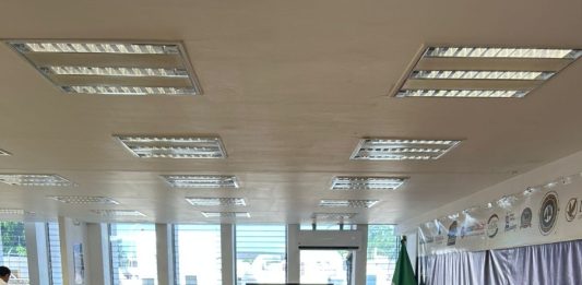 Estudiantes de Mercadotecnia entregan 18 proyectos a empresarios y empresarias de CANACO Colima