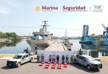 Marina asegura 1.2 toneladas de presunta cocaína frente a las costas de Chiapas; hay ocho detenidos