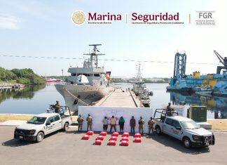 Marina asegura 1.2 toneladas de presunta cocaína frente a las costas de Chiapas; hay ocho detenidos