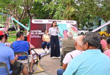 Rosi Bayardo realiza asamblea informativa en la colonia Solidaridad de Villa de Álvarez