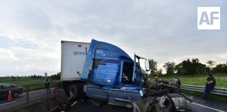Choque entre dos tráileres y dos vehículos deja al menos dos lesionados en autopista Guadalajara–Tepatitlán