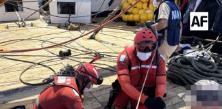 SEMAR evacúa por aire a tripulante lesionado de un barco atunero cerca de Isla Socorro