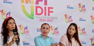 Presenta Tey Gutiérrez becas escolares para transporte