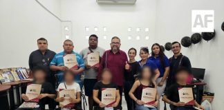 IEEA Colima entrega 33 certificados de educación básica en Manzanillo