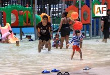Niñas y niños del curso de verano de la UDIF disfrutaron las albercas del Parque Regional de Colima