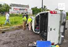 Volcadura en el Libramiento Griselda Álvarez Sur deja dos lesionados durante la lluvia
