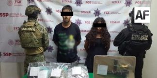 Detienen a dos personas con más de 2 mil 600 dosis de metanfetamina en Manzanillo