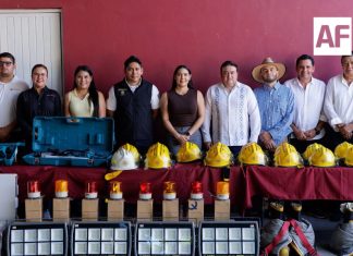 Gobernadora de Colima entregó nuevos vehículos, equipo de protección y herramientas especializadas a la Unidad Estatal de Protección Civil