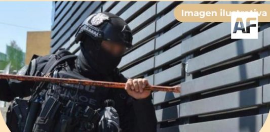 En cateos, incautan más de 50 envoltorios con ICE y motocicletas, además, detienen a cuatro personas y menor de edad